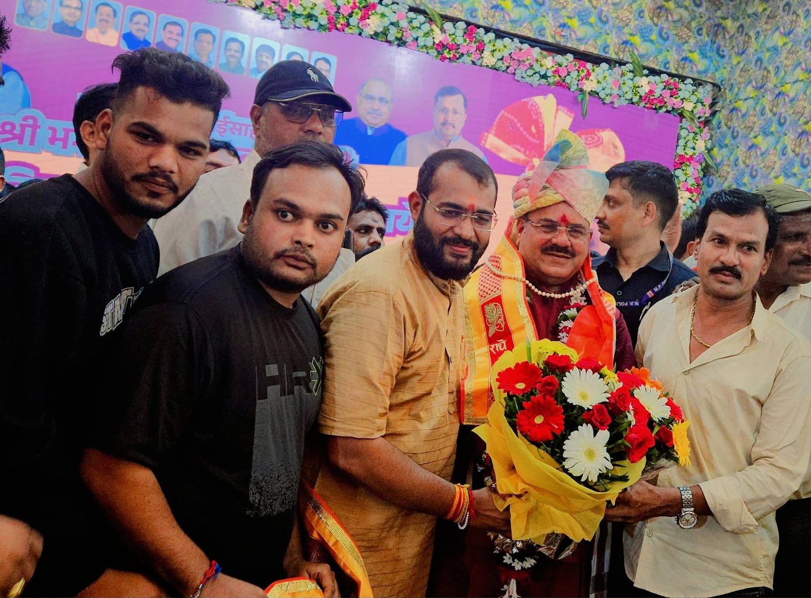भारतीय जनता पार्टी के लोकप्रिय विधायक एवं जनसेवा के प्रति सदैव समर्पित आदरणीय श्री भगवान दास सबनानी जी को जन्मदिन की हार्दिक बधाई एवं अनंत शुभकामनाएँ।